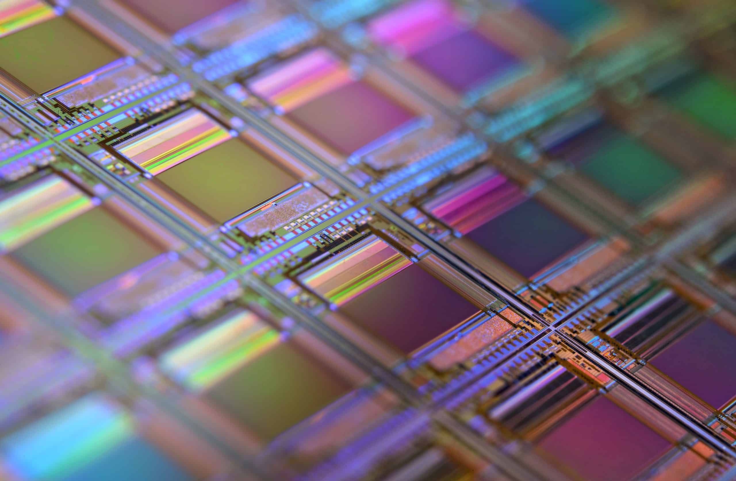 laura-ockel-qOx9KsvpqcM-unsplash-scaled